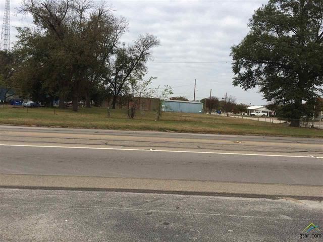 303 S Johnson St, Mineola, TX 75773